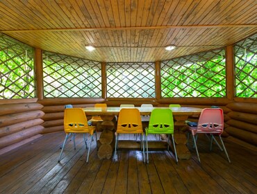 Комплекс из двух коттеджей на 65 человек