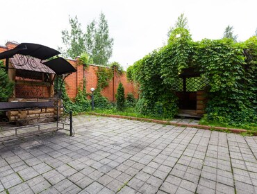 Комплекс из двух коттеджей на 65 человек