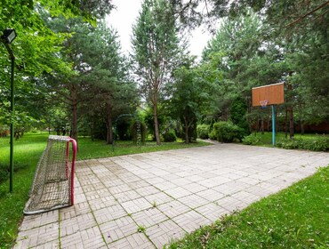 Комплекс из двух коттеджей на 65 человек