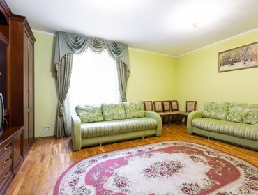 Комплекс из двух коттеджей на 65 человек