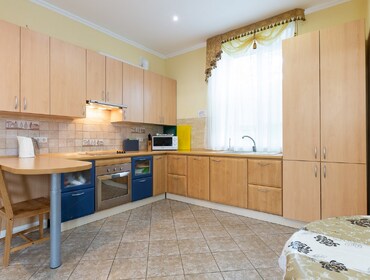 Комплекс из двух коттеджей на 65 человек