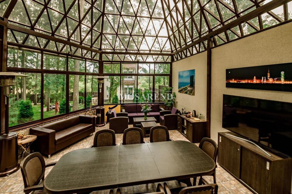 2 коттеджа на одном участке на 25 человек