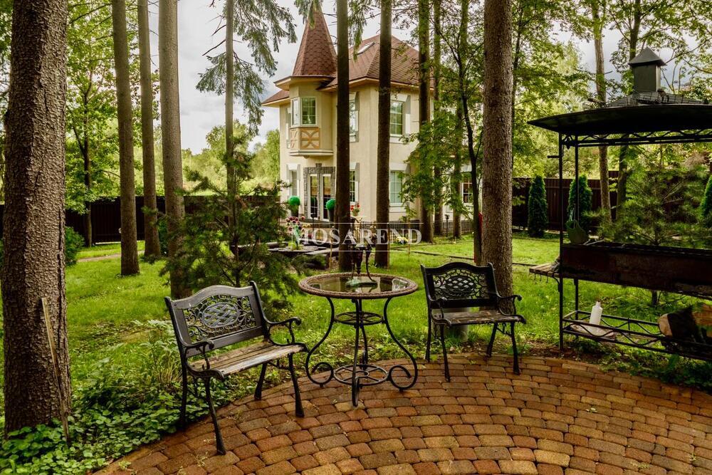 2 коттеджа на одном участке на 25 человек