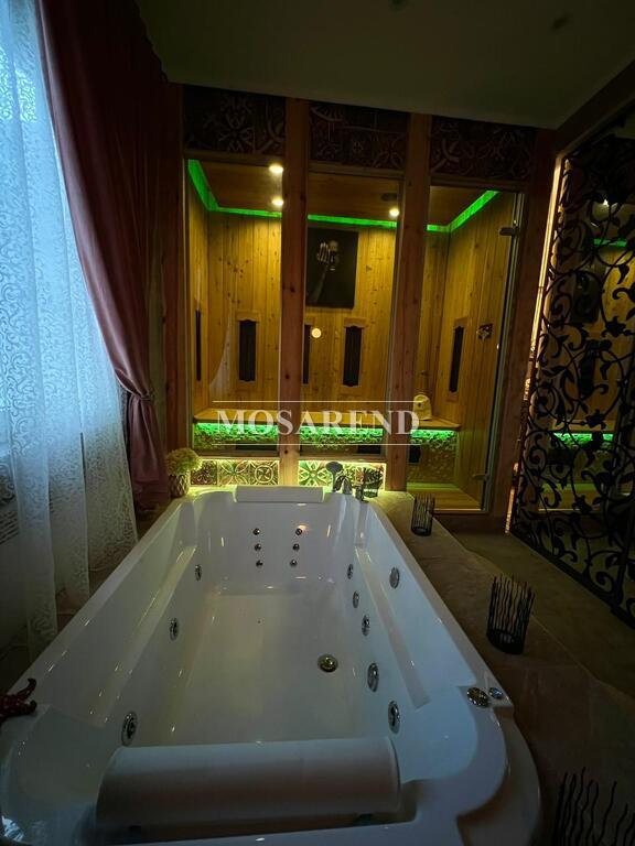 2 коттеджа на одном участке на 25 человек