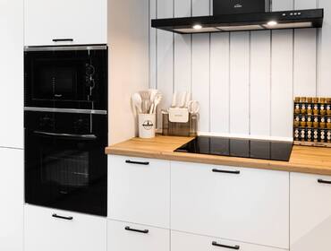 Комплекс из трех коттеджей на 36 человек