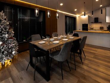 Комплекс из трех коттеджей на 36 человек