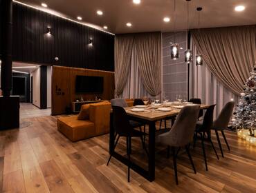 Комплекс из трех коттеджей на 36 человек