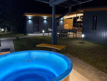 Комплекс из трех коттеджей на 36 человек