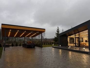 Комплекс из трех коттеджей на 36 человек