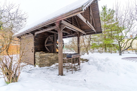 medium_383-dsc040351703959115
